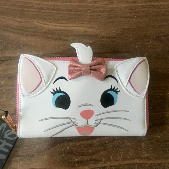NWT Loungefly The Aristocats Sassy Marie Zip Around Wallet - Exclusive - Picture 3 of 10